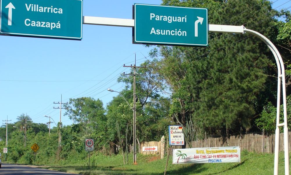 Straße von Asuncion zum Hotel Paraiso in Villarrica